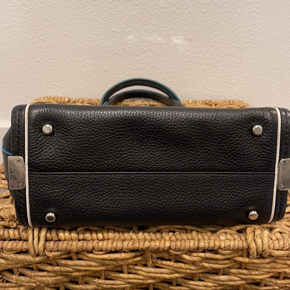 Coach Swagger in black pebbled leather - Picture 2 of 6